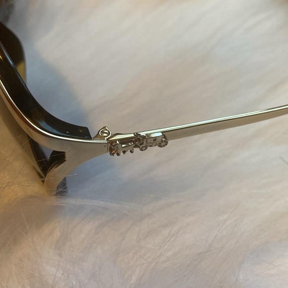 Coach sunglasses -Tortoise - Picture 2 of 5